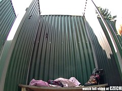 Checa, Ducha, Voyeur