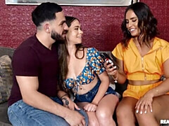 ベッドルーム, デカ尻, デカチン, フェラチオ, バック, 女 人男 人, ティーン, オッパイの