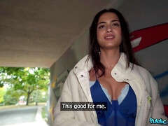 Leie, Grosse titten, Blasen, Aufs gesicht abspritzen, Natürlichen titten, Pov, Öffentlich, Hintern versohlen