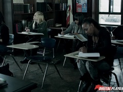 Amerikanisch, Bad, Grosser schwanz, Blondine, Schwanz, Hundestellung, Aufs gesicht abspritzen, Lecken