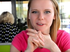 En gros plan de très près, Robe, Extrême, Béant, Orgasme, Public, Solo, Sous la jupe