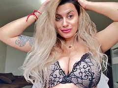 Mooi, Grote mammen, Blond, Ondergoed, Roemeense, Tiener, Tieten likken, Vrouw