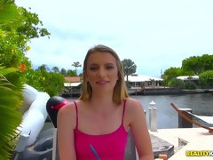 Gros cul, Noire, Blonde, Sucer une bite, Branlette thaïlandaise, Rasée, Avaler, Adolescente