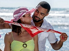 Dormitorio, Culo grande, Verga grande, Mamada, Estilo perrito, Tetas naturales, Cabello corto, Adolescente