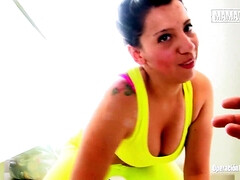 Gros seins, Brunette brune, Queue, En levrette, Fille latino, Mère que j'aimerais baiser, Réalité, Rasée