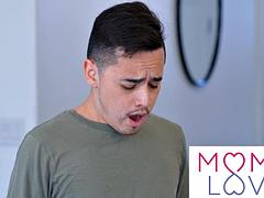 Grosse bite, Sucer une bite, Éjaculation interne, Bâillonner, Branlette thaïlandaise, Mature, Mère que j'aimerais baiser, Nénés