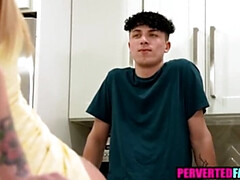 Tante, Blondine, Kehlenfick, Lecken, Milf, Muschi, Taboo, Tätowierung