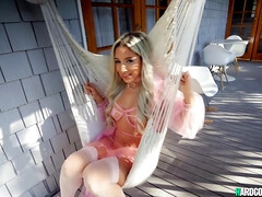 Nana, Chambre à dormir, Érotique, Face assise, Lesbienne, Lingerie, Orgasme, Jarretelles