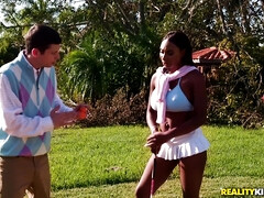 素人, お尻, 黒人, フェラチオ, 気狂い, 異人種間, アウトドア, ヤリマン