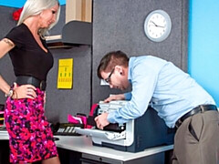 Grosse bite, Gros seins, Blonde, Sucer une bite, En levrette, Léchez, Chatte, Nénés