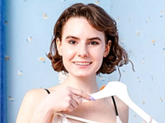 Klaffend, Lingerie, Masturbation, Natürlichen titten, Rasiert, Kurzes haar, Dürr, Jungendliche (18+)