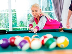 Grote kont, Grote lul, Grote mammen, Blond, Pijpbeurt, Hondjeshouding, Mager, Tiener