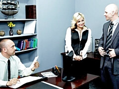 Culo grande, Verga grande, Tetas grandes, Rubia, Madres para coger, Oficina, Cabello corto, Tetas