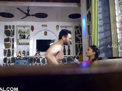 18 jaar, Grote mammen, Bruinharig, Diep in de keel, Indisch, Rijpe lesbienne, Tiener, Tieten likken