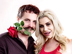 Culo grande, Verga grande, Tetas grandes, Rubia, Mamada, Estilo perrito, Madres para coger