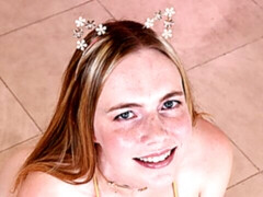 Blond, Vingeren, Masturbatie, Slipje, Geschoren, Alleen, Tieten likken, Speelgoed