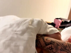 Enthousiasteling, Kont, Grote kont, Grote mammen, Sperma shot, Hd, Gezichtspunt, Tatoeage