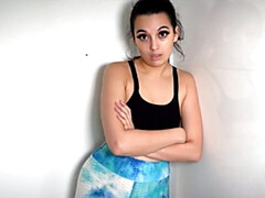 18 ans, Amateur, Sucer une bite, Brunette brune, Doigter, Masturbation, Seins naturels, Solo