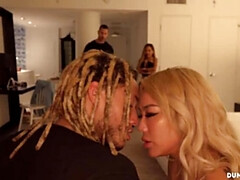 Bisexuell, Blondine, Flotter vierer, Riesig, Interrassisch, Lesbisch, Muschi, Titten