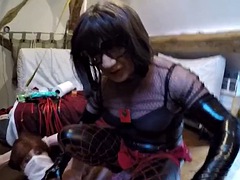 Leie, In den arsch, Sadomasochismus, Oma, Hardcore, Latex, Reif, Transfrau
