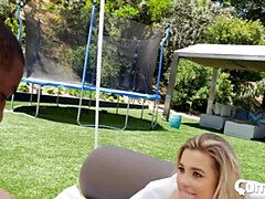 Éjaculation interne, Mignonne, Hard, Interracial, De plein air, Piscine, Pov, Chevaucher