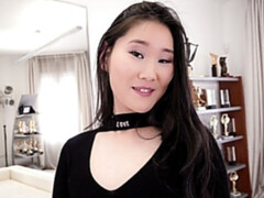 Asiatisch, Blasen, Braunhaarige, Hundestellung, Natürlichen titten, Dürr, Jungendliche (18+), Titten
