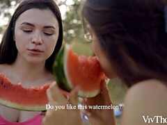 Grosser arsch, Fingern, Küssen, Lecken, Lingerie, Im freien, Rasiert, Dürr