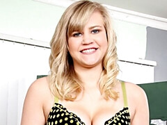 Amateur, Gros seins, Blonde, Doigter, Masturbation, Seins naturels, Solo, Dénudage