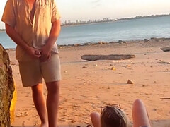 Пляж, Семяизвержение, Член, Женщины, Мастурбация, Оргазм, На публике, Юбки