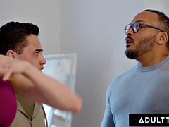 デカパイ, 茶髪の, 捕まる, 浮気する, 手コキする, 淫乱熟女, フェラする, オッパイの