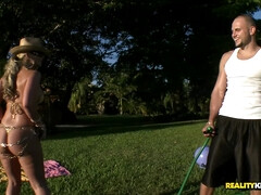 お尻, デカ尻, ビキニ, エロ熟女, イタリア人, ラティーナ, 淫乱熟女, アウトドア