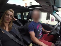 Sucer une bite, Cocu, Tchèque, Argent, Petite femme, Pov, Réalité, Adolescente