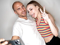 Cunnilingus, Amateur, Estilo perrito, Tetas naturales, Pequeña, Flaco, Tatuaje, Tetas