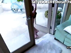 Любители, Глубокая глотка, Собачьи, Секс без цензуры, Натуральные сиськи, Киски, Жесткий секс, Втроем