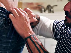 Amateur, Anal, Nana, Brunette brune, Doigter, Homosexuelle, Plan cul à trois, Nénés