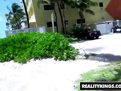 Blonde, Femme couguar, Hd, Embrassement, Lesbienne, Léchez, Fils, Adolescente