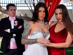 Grosse titten, Hundestellung, Küssen, Lecken, Masturbation, Muschi, Entkleiden, Spielzeuge