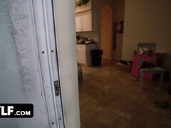 Grote kont, Bruinharig, Oudere vrouw, Sperma in mond, Hd, Kut duiken, Geschoren, Tieten likken