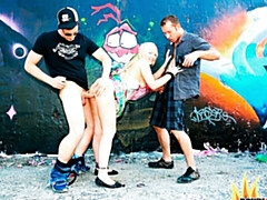 Grosse bite, Gros seins, Sucer une bite, En levrette, Mère que j'aimerais baiser, Argent, De plein air, Plan cul à trois