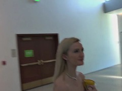Blasen, Besamung, Spermaladung, Füsse, Fetisch, Hardcore, Pornostars, Jungendliche (18+)