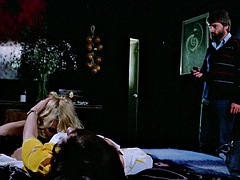 Большой член, Брюнетки, Семяизвержение, Секс без цензуры, Лесбиянка, Соло, Втроем, Сиськи