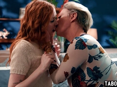 デカパイ, ブロンド, 巨乳な, フェムドム, 指いじり, レズビアン, 熟年, 小柄