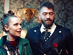 18 ans, Anal, Gros cul, Grosse bite, Sucer une bite, En levrette, Adolescente, Nénés