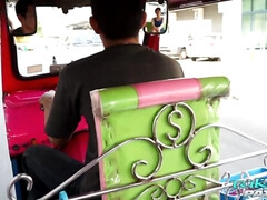 Enthousiasteling, Aziatisch, Kont, Pijpbeurt, Handbeurt, Kut duiken, Tiener, Tieten likken