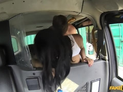 Sucer une bite, Voiture, De plein air, Pov, Chatte