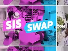 Sucer une bite, Brunette brune, En levrette, Doigter, Hd, Monstre, Maigrichonne, Nénés