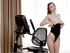 Большая жопа, Брюнетки, Пальцем, Мастурбация, Натуральные сиськи, Тощие, Соло, Молоденькие