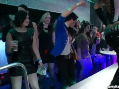 素人, デカチン, ブロンド, 衣服着たままセックス, 手コキする, ハードコア, 穴開きパンティ, スインガー