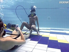 ブロンド, フェティッシュ, レズビアン, オナニー, 自然山雀, プール, オマンコ, オッパイの