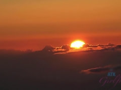 Любители, Подружка, На природе, Крошечные, Бритые, Курящие, Сиськи, Подглядывание